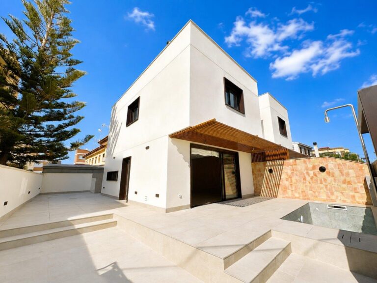 villa te koop in Santiago de la Ribera